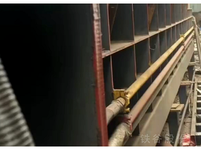 準新400噸1.4刀口的龍門剪圖1