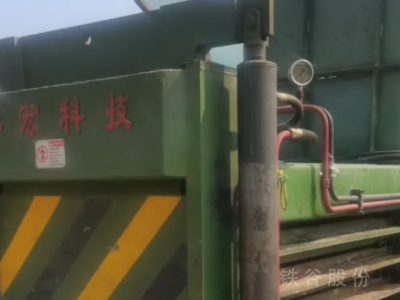 華宏科技160噸打包機提升門圖3