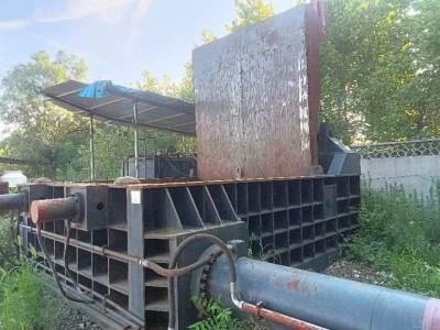 場地轉讓出售一臺21年江山重工315金屬打包機圖2