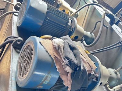 打包出售八成新630壓餅機、撕碎機、空調壓縮機圖5