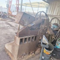 現(xiàn)有場地直接轉(zhuǎn)讓出售250金屬打包機(jī)、200鱷魚剪、1.3米吸盤，行車各一臺(tái)